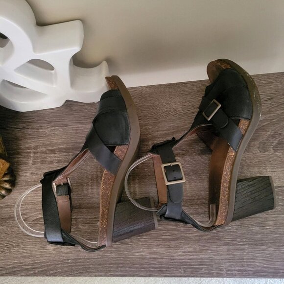 Dansko Dominique T Strap Black Leather Strappy Heeled Ankle Sandals EU 37 - Picture 5 of 9